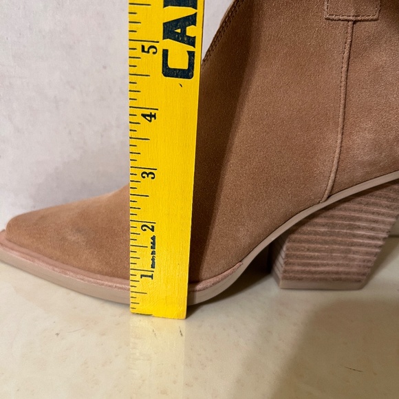 Dolce Vita Pointed Toe Tan Suede Leather Block Heel Size 6M - Picture 14 of 14